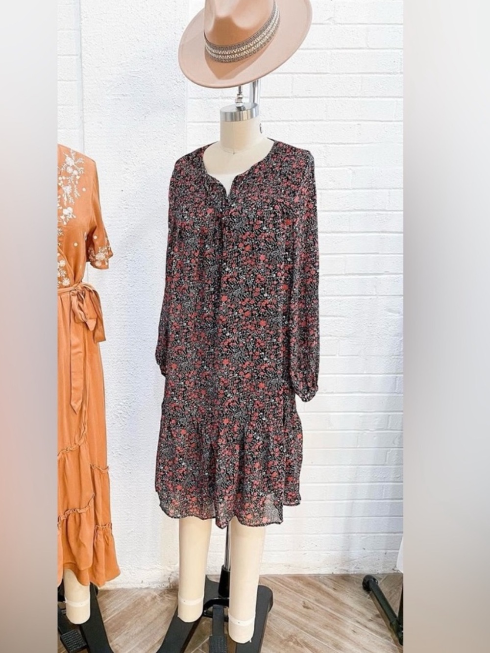 Piper & Scoot Gobert black & red floral dress. NWT! Size: S